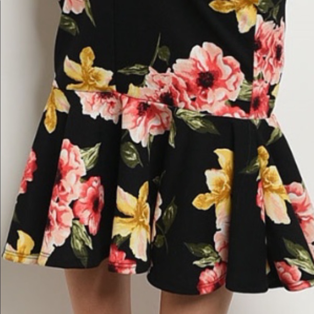 Black Floral Peplum Off The Shoulders Midi Dress - Picture 3 of 11